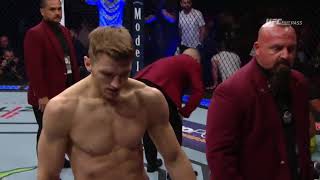 Dan Hooker vs Gilbert Burns [upl. by Aelanna]