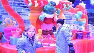 A COLD quotHow The Grinch Stole Christmasquot Ice Sculpture Exhibit [upl. by Celinka]